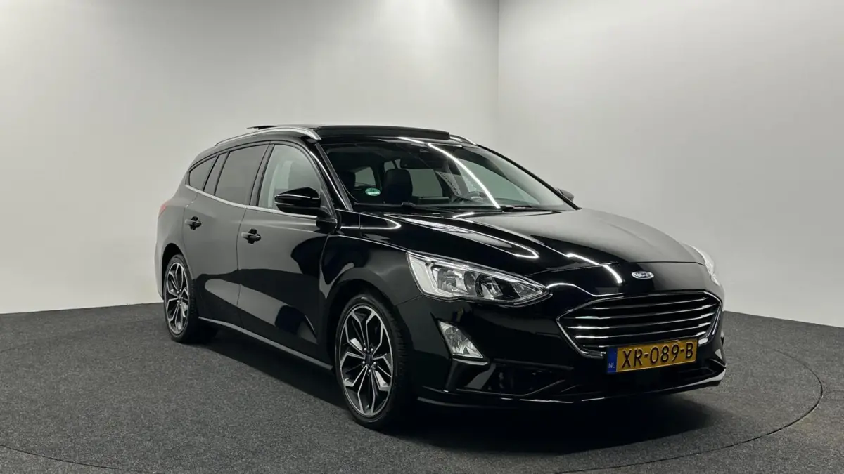 1.0 EcoBoost Titanium Business PANO LEER CRUISE NAVI CARPLAY ECC.