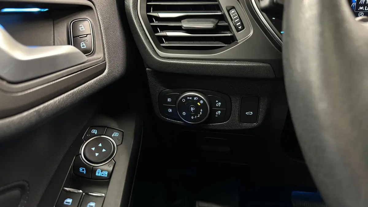 1.0 EcoBoost Titanium Business PANO LEER CRUISE NAVI CARPLAY ECC.