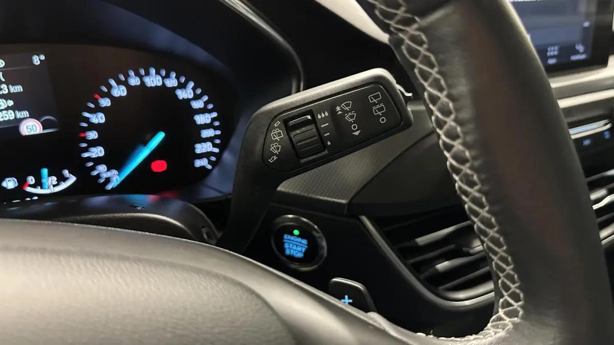 1.0 EcoBoost Titanium Business PANO LEER CRUISE NAVI CARPLAY ECC.