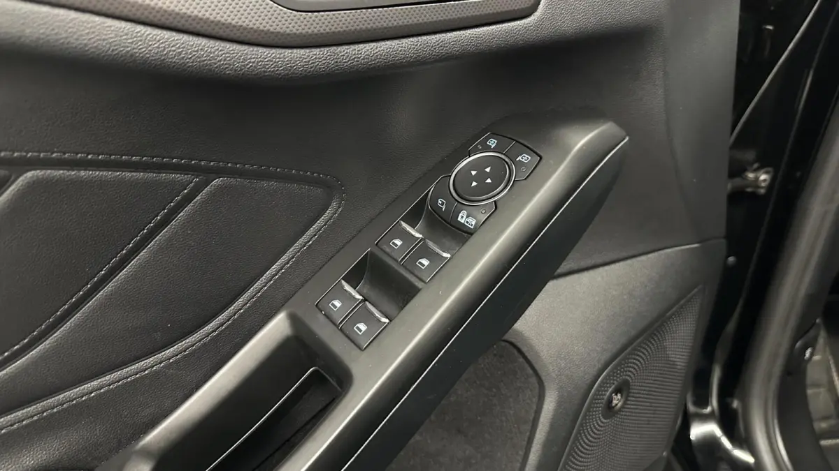 1.0 EcoBoost Titanium Business PANO LEER CRUISE NAVI CARPLAY ECC.