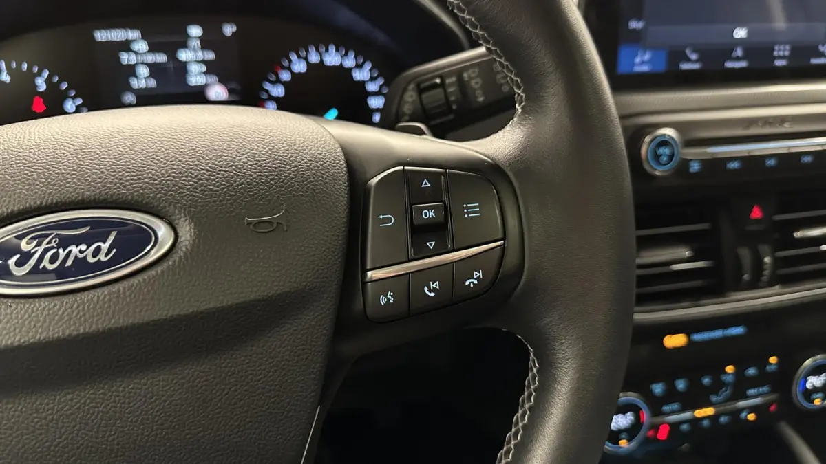 1.0 EcoBoost Titanium Business PANO LEER CRUISE NAVI CARPLAY ECC.