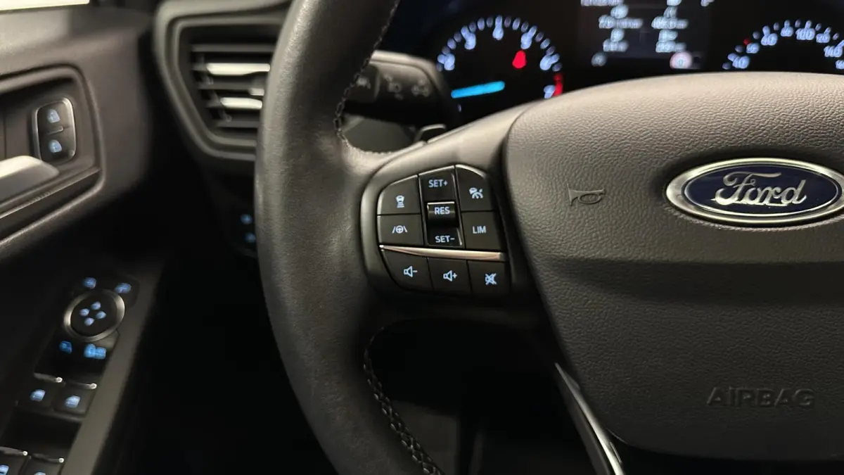 1.0 EcoBoost Titanium Business PANO LEER CRUISE NAVI CARPLAY ECC.