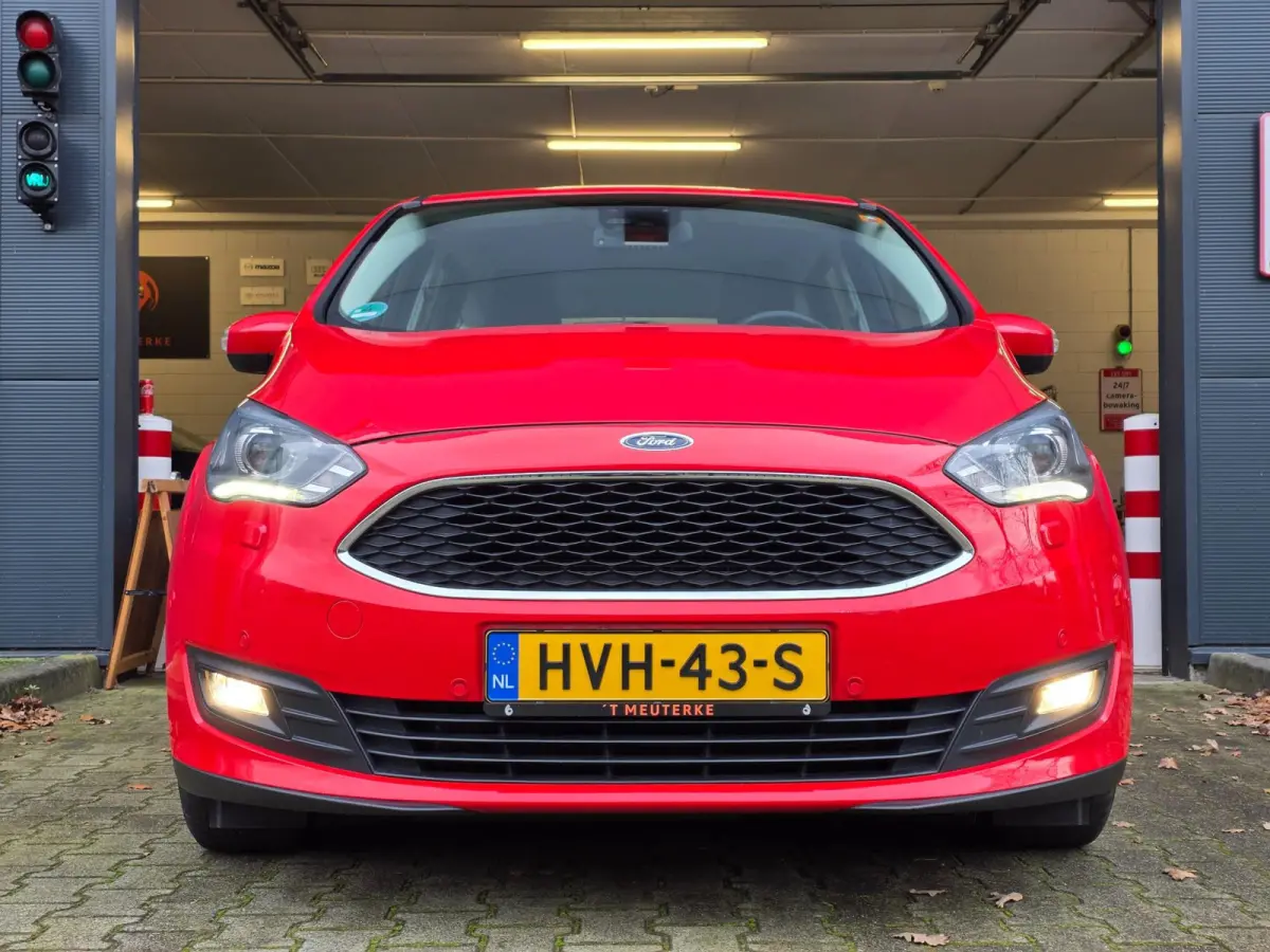 1.5 Titanium / NWE DISTR.RIEM + OH.BEURT !! / 150 PK / AFN.TREKHAAK / SENSOREN V+A / CARPLAY / INCL. GARANTIE !