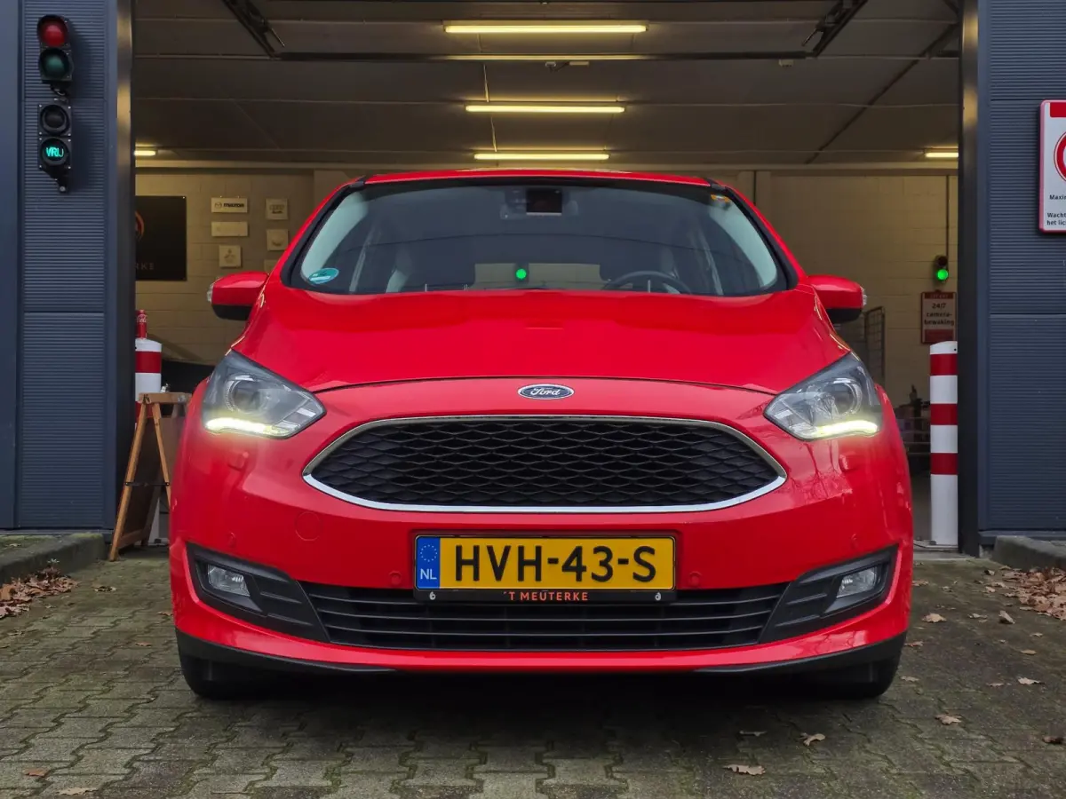 1.5 Titanium / NWE DISTR.RIEM + OH.BEURT !! / 150 PK / AFN.TREKHAAK / SENSOREN V+A / CARPLAY / INCL. GARANTIE !