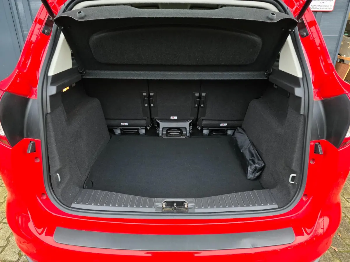 1.5 Titanium / NWE DISTR.RIEM + OH.BEURT !! / 150 PK / AFN.TREKHAAK / SENSOREN V+A / CARPLAY / INCL. GARANTIE !