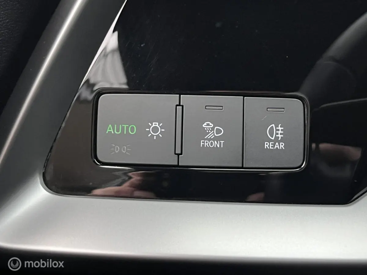 35 TFSI S-LINE*LEDER*NAVI*CARPLAY*ACC*PDC*