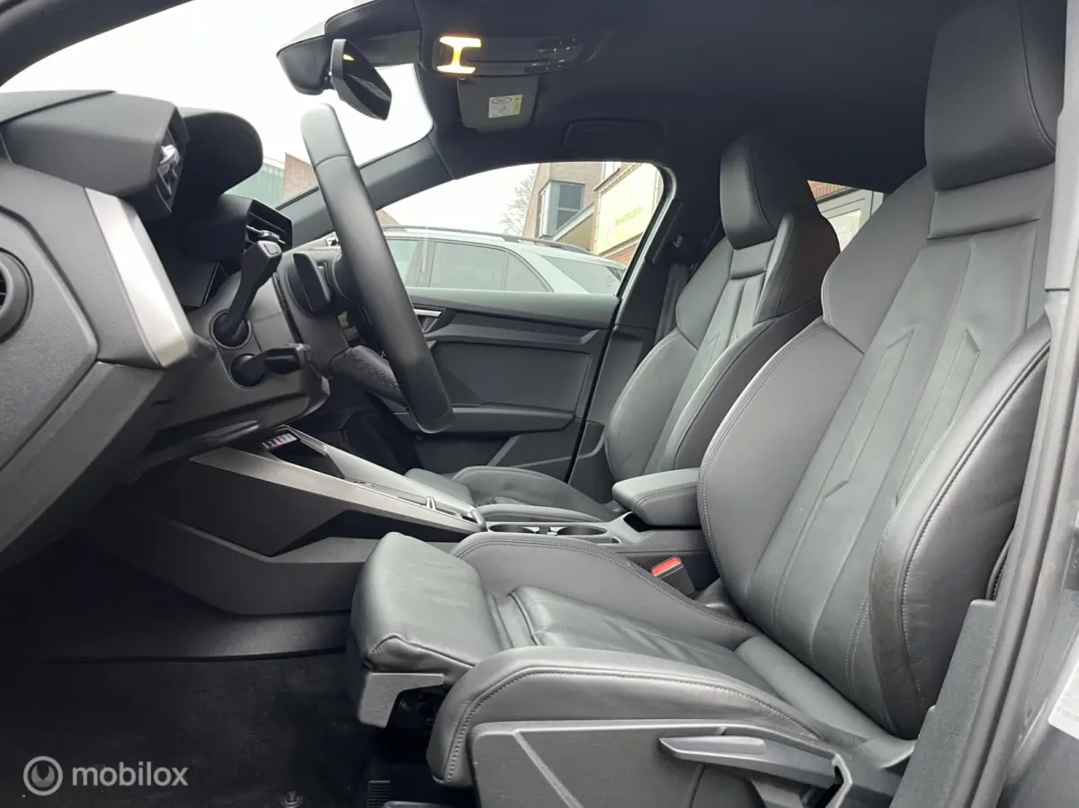35 TFSI S-LINE*LEDER*NAVI*CARPLAY*ACC*PDC*