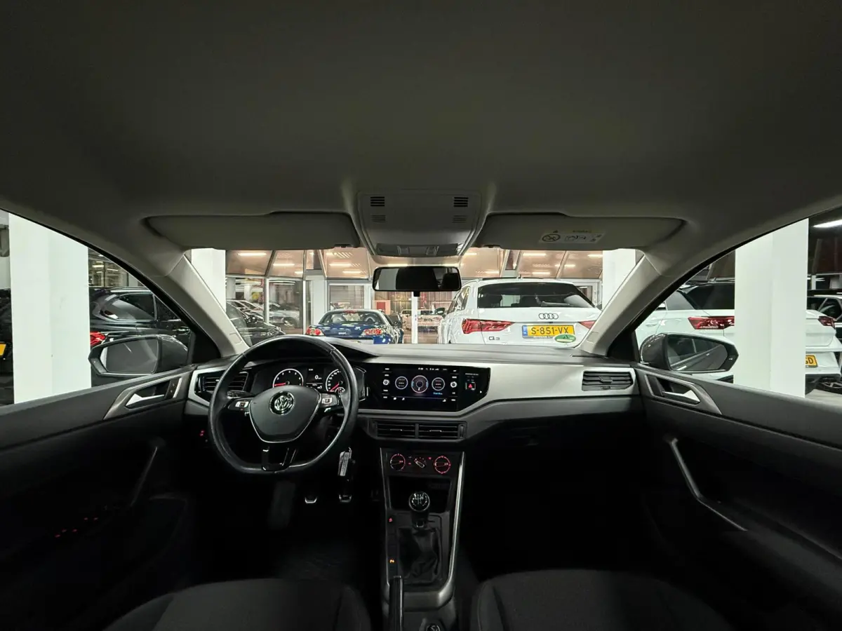 1.0 TSI | PDC | Airco | 95PK| Carplay | LED|