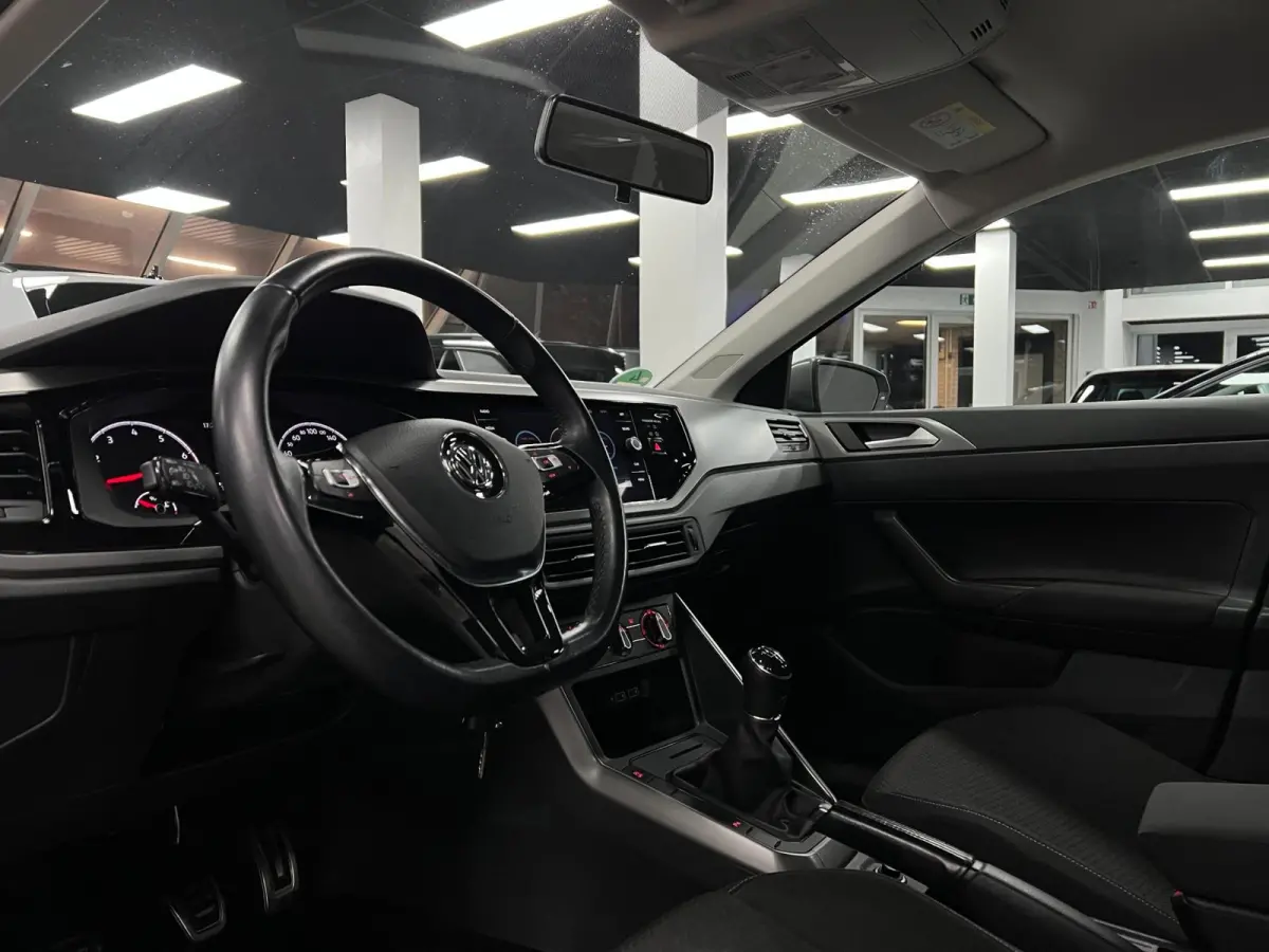 1.0 TSI | PDC | Airco | 95PK| Carplay | LED|