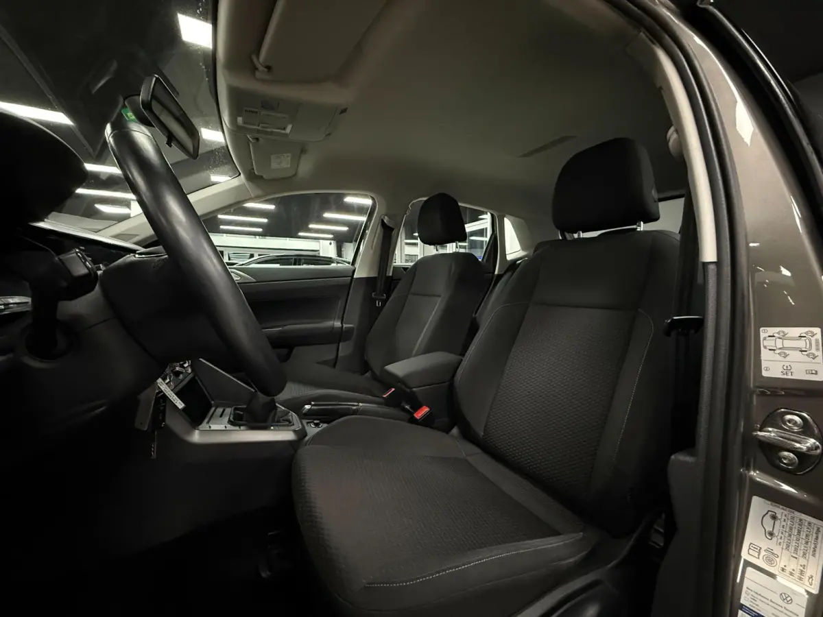 1.0 TSI | PDC | Airco | 95PK| Carplay | LED|