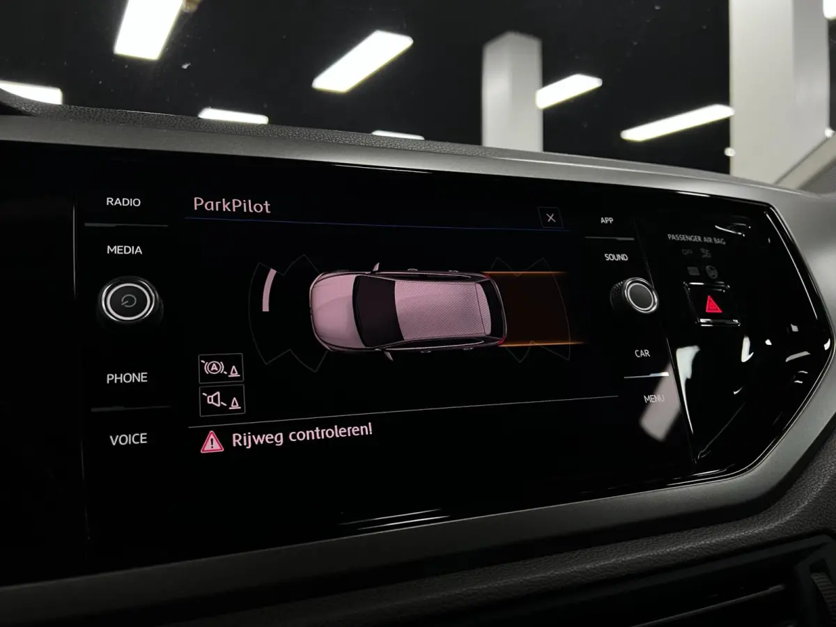 1.0 TSI | PDC | Airco | 95PK| Carplay | LED|