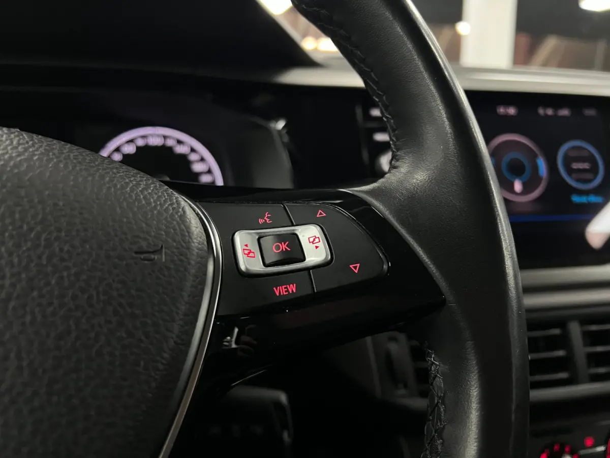 1.0 TSI | PDC | Airco | 95PK| Carplay | LED|