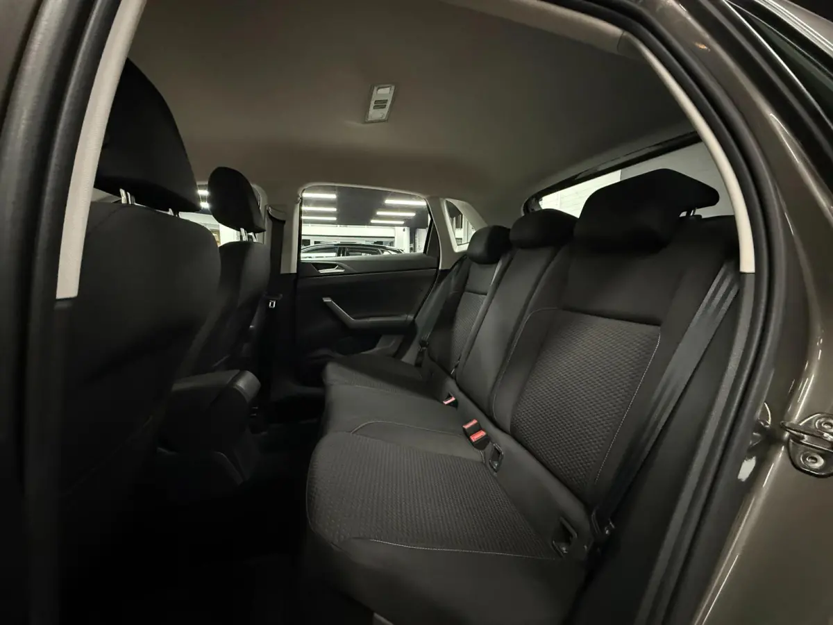 1.0 TSI | PDC | Airco | 95PK| Carplay | LED|
