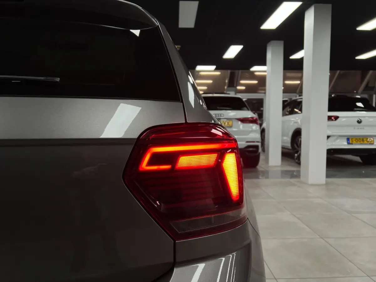1.0 TSI | PDC | Airco | 95PK| Carplay | LED|