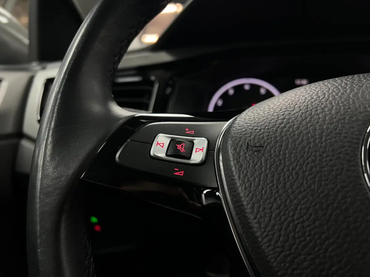 1.0 TSI | PDC | Airco | 95PK| Carplay | LED|