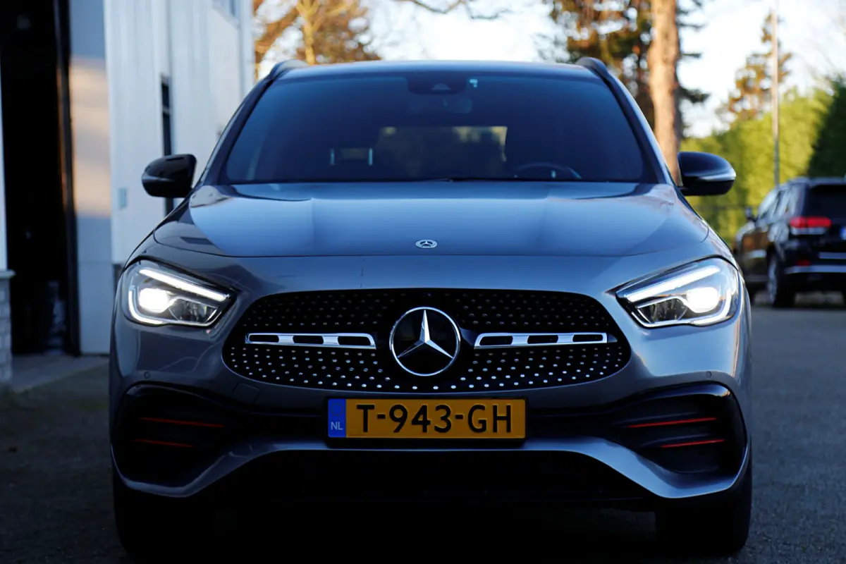 250 e AMG Edition Plug in hybride*Perfect Onderh.*Sfeerverl./Leder/Stoelverw./Camera/LED/Elek. Achterklep/DAB/Standkachel/Rijstrook/Parkeersens.V+A/20 inch LM*