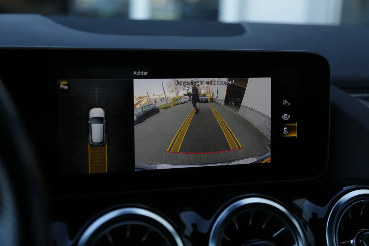250 e AMG Edition Plug in hybride*Perfect Onderh.*Sfeerverl./Leder/Stoelverw./Camera/LED/Elek. Achterklep/DAB/Standkachel/Rijstrook/Parkeersens.V+A/20 inch LM*