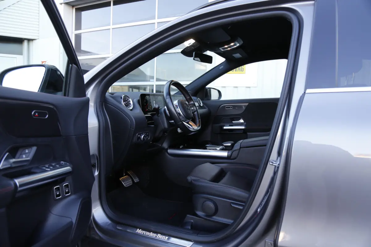 250 e AMG Edition Plug in hybride*Perfect Onderh.*Sfeerverl./Leder/Stoelverw./Camera/LED/Elek. Achterklep/DAB/Standkachel/Rijstrook/Parkeersens.V+A/20 inch LM*
