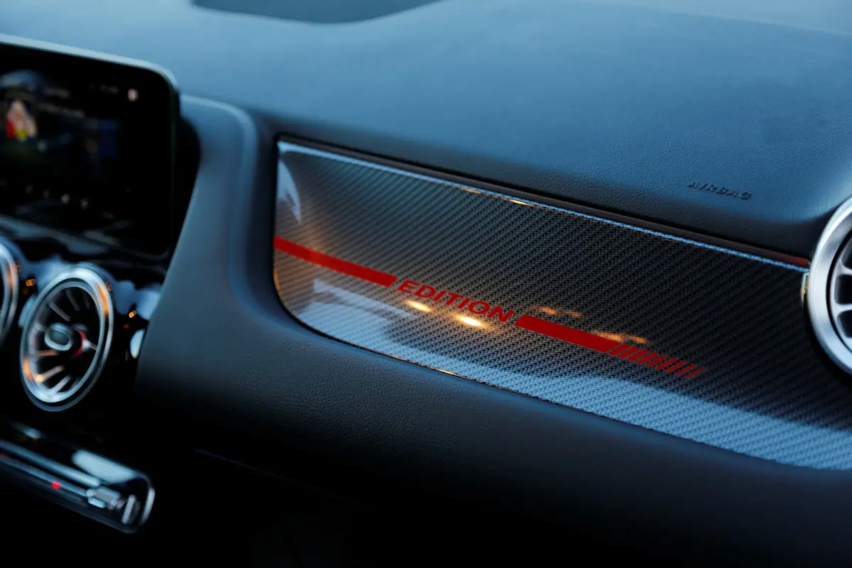 250 e AMG Edition Plug in hybride*Perfect Onderh.*Sfeerverl./Leder/Stoelverw./Camera/LED/Elek. Achterklep/DAB/Standkachel/Rijstrook/Parkeersens.V+A/20 inch LM*