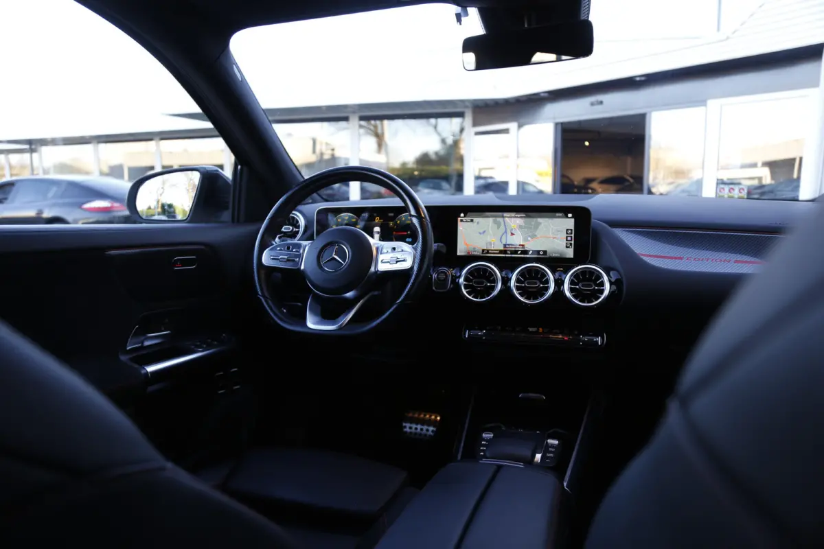 250 e AMG Edition Plug in hybride*Perfect Onderh.*Sfeerverl./Leder/Stoelverw./Camera/LED/Elek. Achterklep/DAB/Standkachel/Rijstrook/Parkeersens.V+A/20 inch LM*