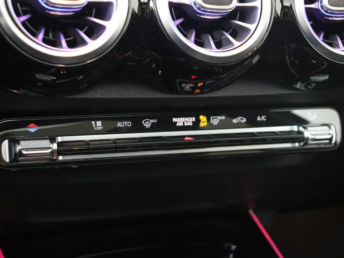 AMG 35 4MATIC Premium Plus /Panoramadak /Burmester 3D /Distronic /360 Camera