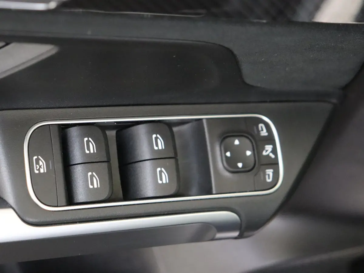 AMG 35 4MATIC Premium Plus /Panoramadak /Burmester 3D /Distronic /360 Camera