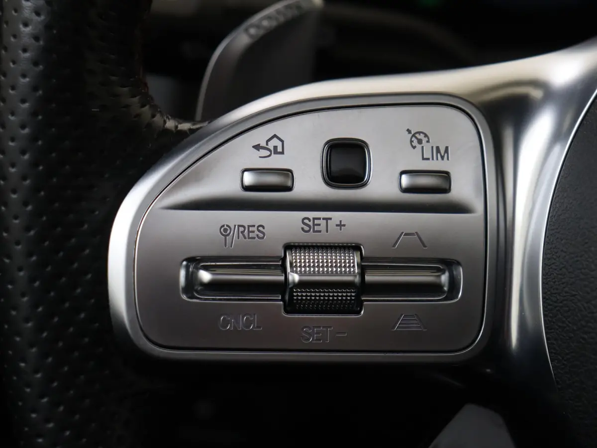 AMG 35 4MATIC Premium Plus /Panoramadak /Burmester 3D /Distronic /360 Camera