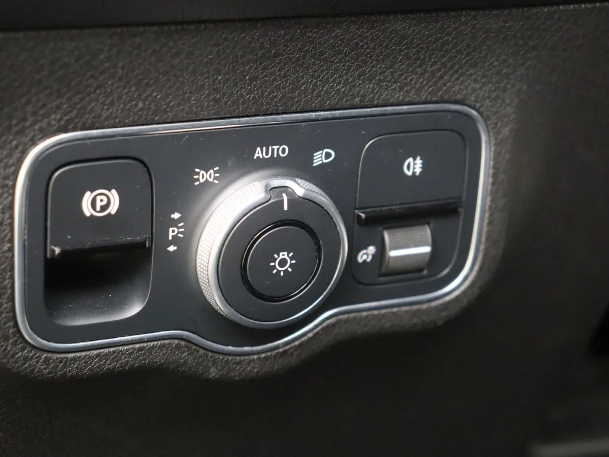 AMG 35 4MATIC Premium Plus /Panoramadak /Burmester 3D /Distronic /360 Camera