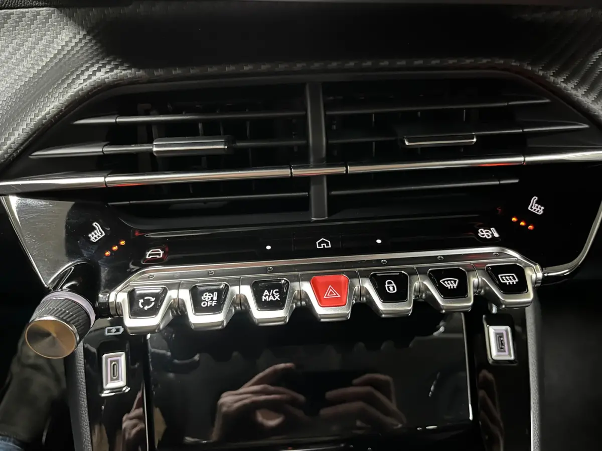 Hybrid 100 e-DCS6 Allure | Adaptive Cruise | Camera | Navigatie | Stoelverwarming |