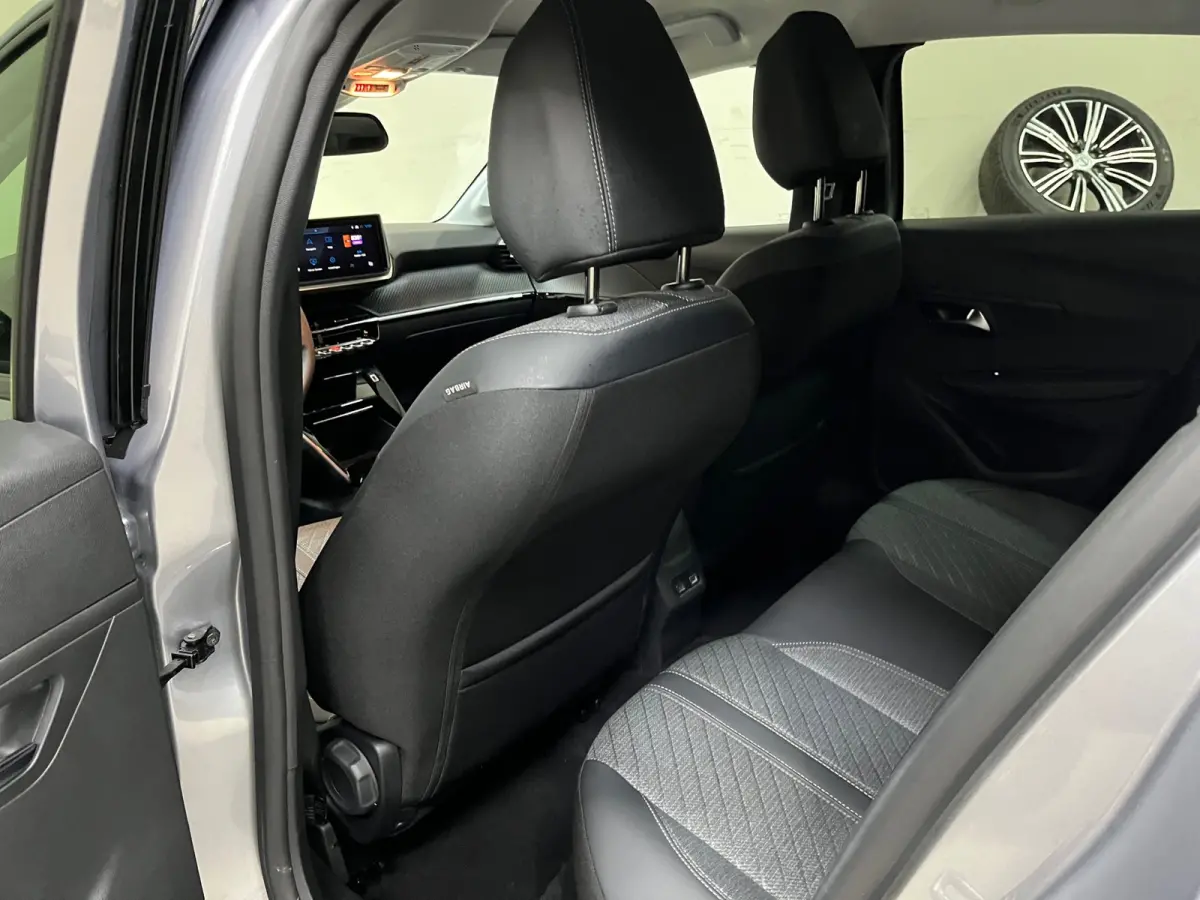 Hybrid 100 e-DCS6 Allure | Adaptive Cruise | Camera | Navigatie | Stoelverwarming |