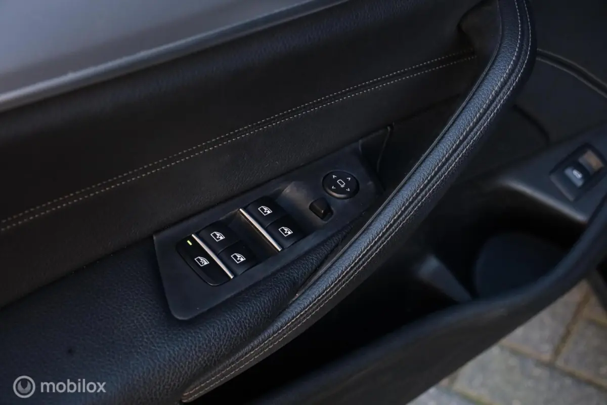 530i|Dealer|Carplay|PDC|Stoelverwarming|