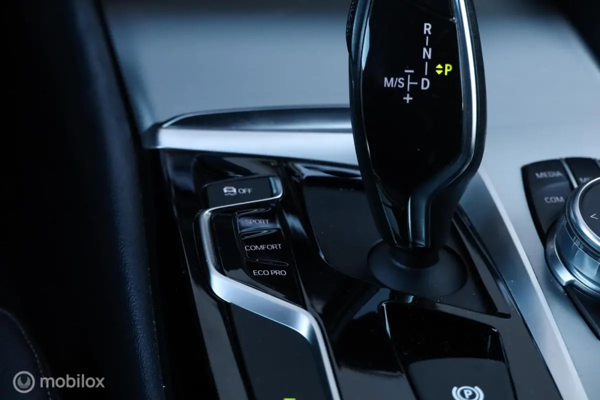 530i|Dealer|Carplay|PDC|Stoelverwarming|