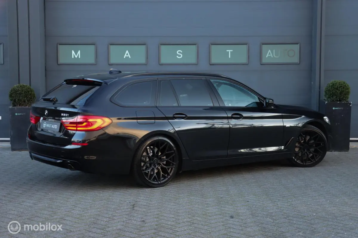 530i|Dealer|Carplay|PDC|Stoelverwarming|
