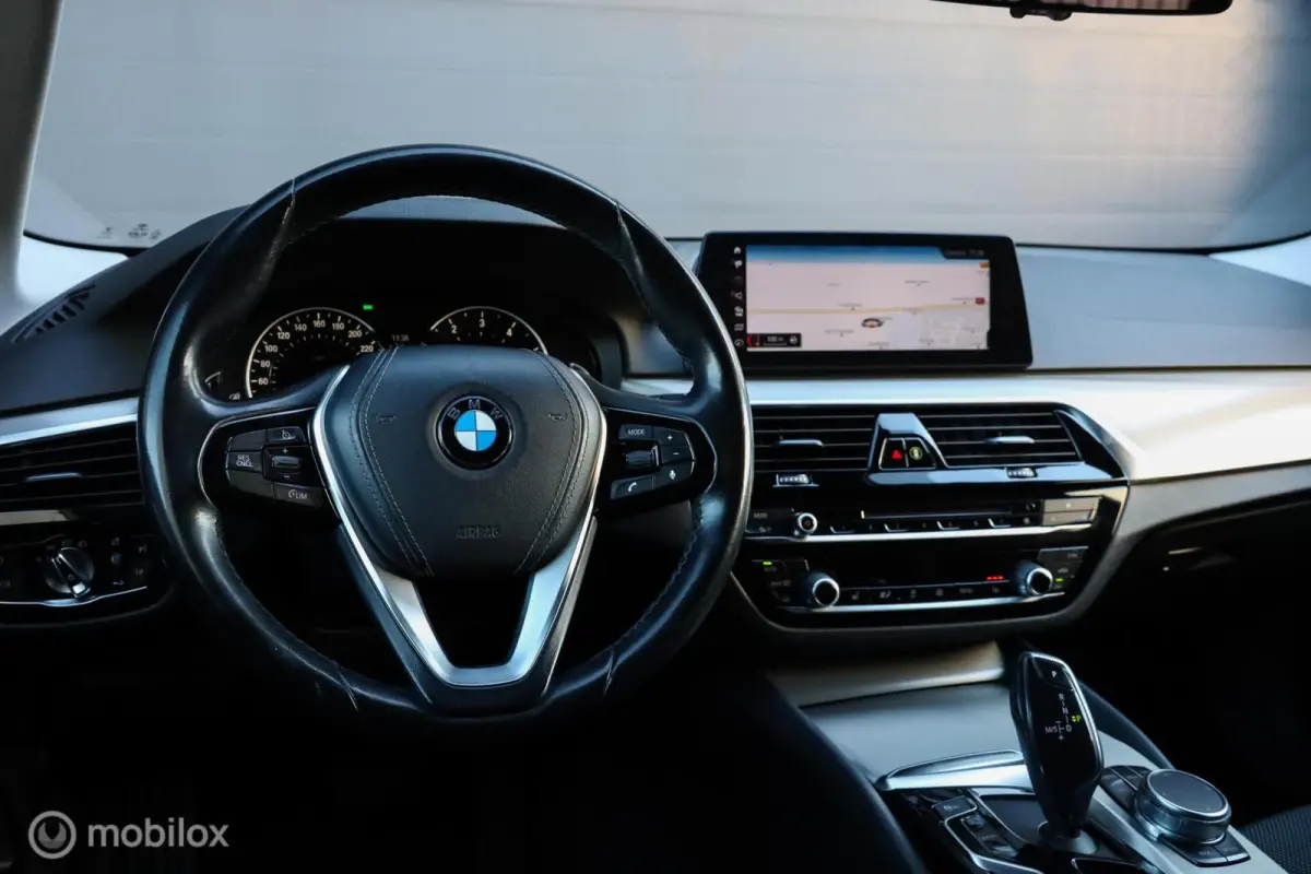 530i|Dealer|Carplay|PDC|Stoelverwarming|