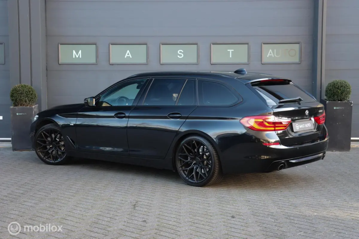 530i|Dealer|Carplay|PDC|Stoelverwarming|