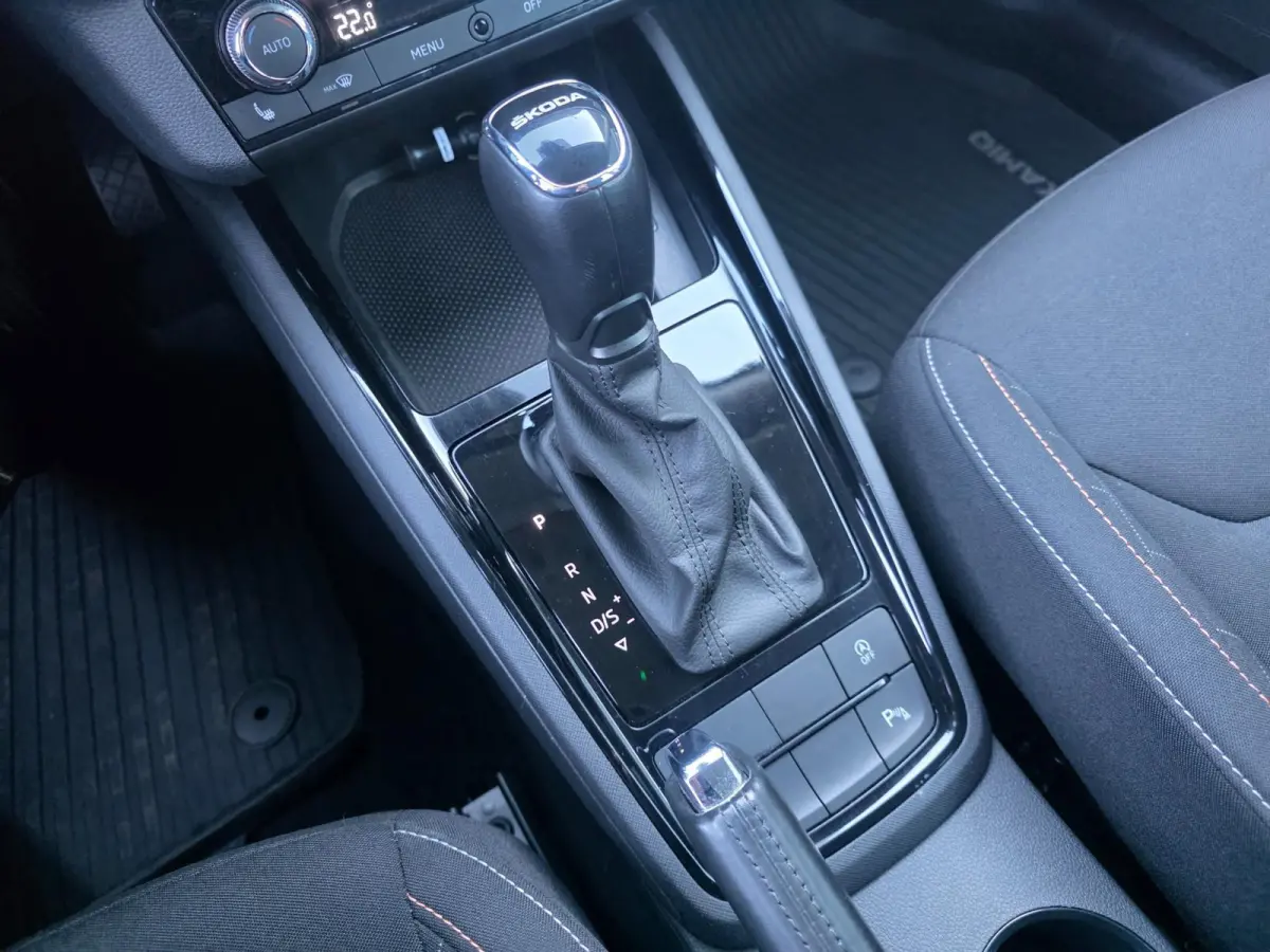 1.5 TSI ACT Sport Business | Met o.a. achteruitrijcamera, AppleCarPlay/AndroidAuto, navigatie en cruise control