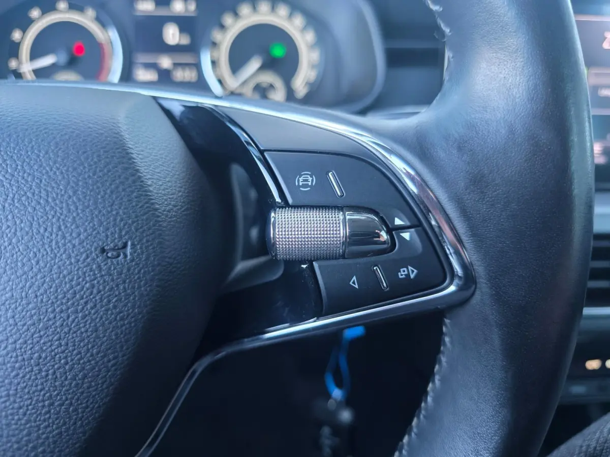 1.5 TSI ACT Sport Business | Met o.a. achteruitrijcamera, AppleCarPlay/AndroidAuto, navigatie en cruise control