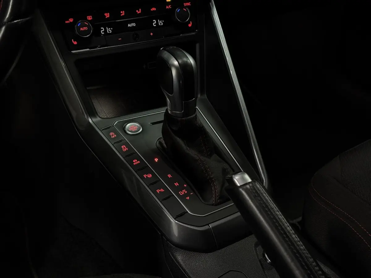 2.0 GTI | Pano | Beats | CarPlay | Milltek