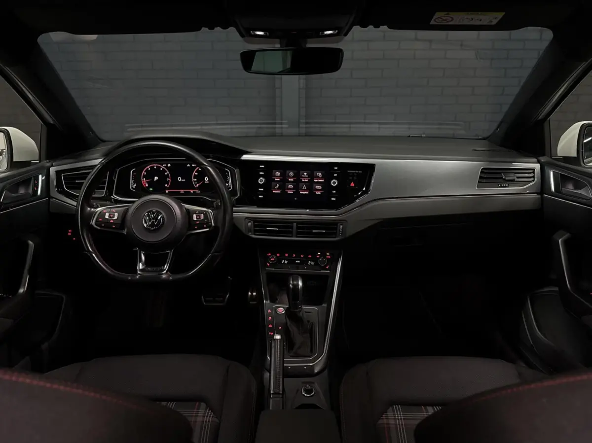 2.0 GTI | Pano | Beats | CarPlay | Milltek