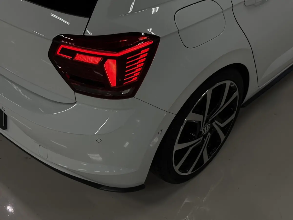 2.0 GTI | Pano | Beats | CarPlay | Milltek