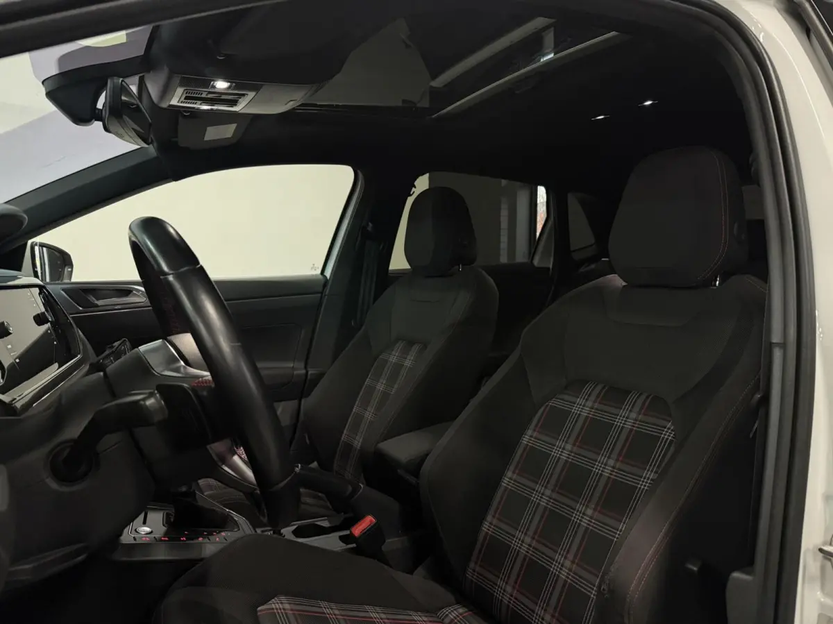 2.0 GTI | Pano | Beats | CarPlay | Milltek