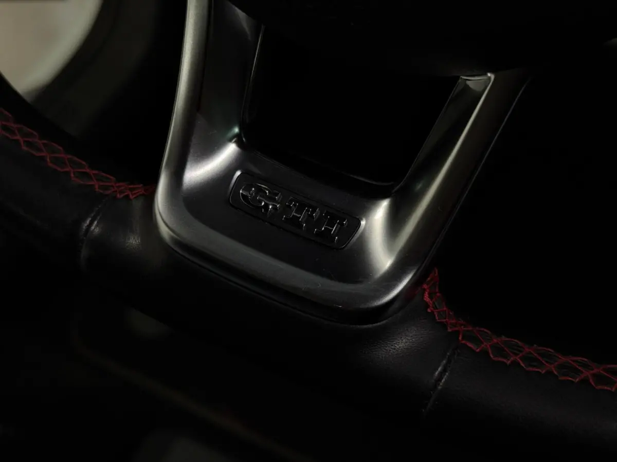 2.0 GTI | Pano | Beats | CarPlay | Milltek