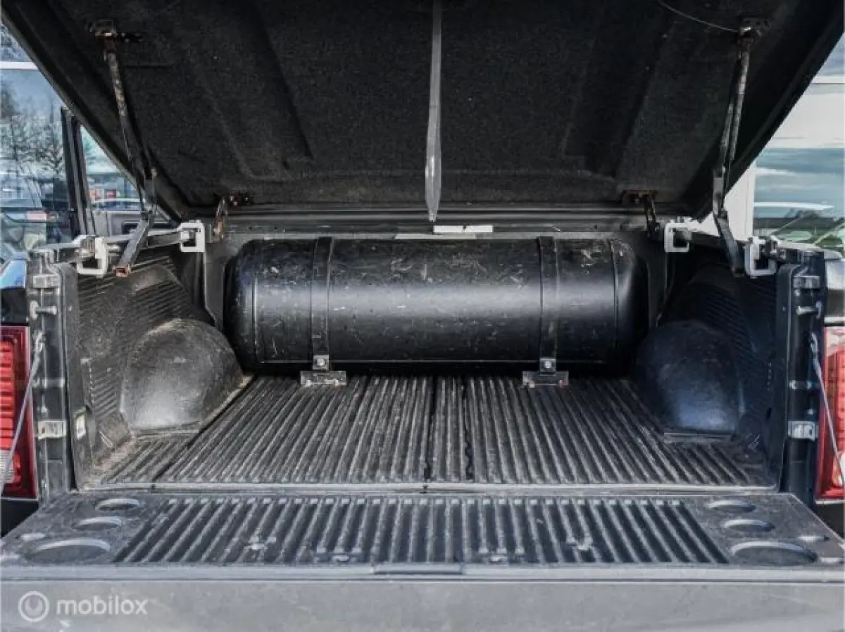 1500 4X4 5.7 V8 4x4 Crew Cab 5'7 Rebel