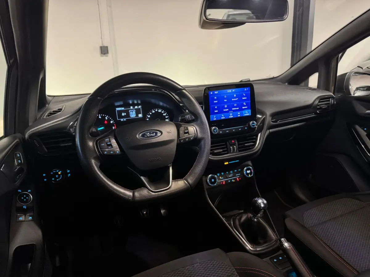 1.0 EcoBoost ST-Line KEYLESS PDC NAVI
