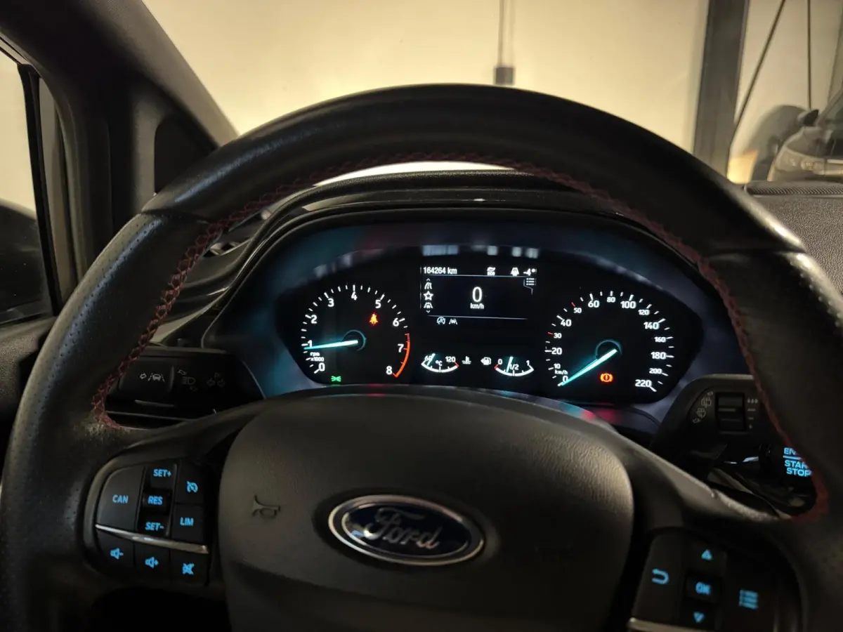 1.0 EcoBoost ST-Line KEYLESS PDC NAVI