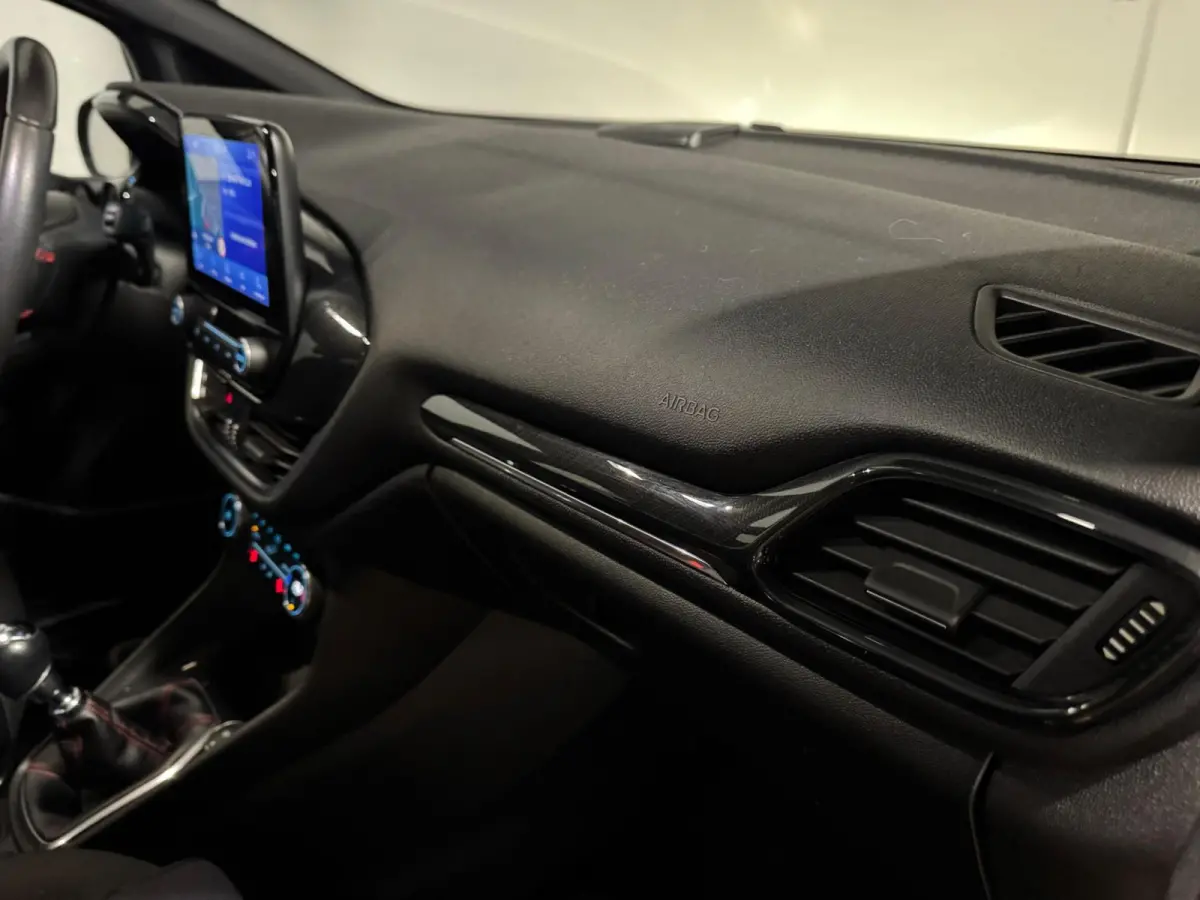 1.0 EcoBoost ST-Line KEYLESS PDC NAVI