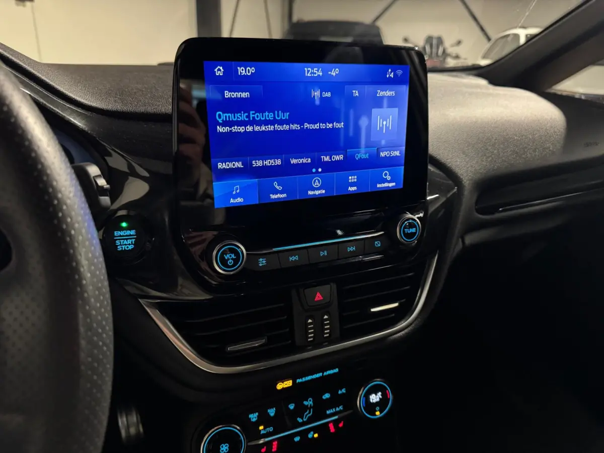 1.0 EcoBoost ST-Line KEYLESS PDC NAVI