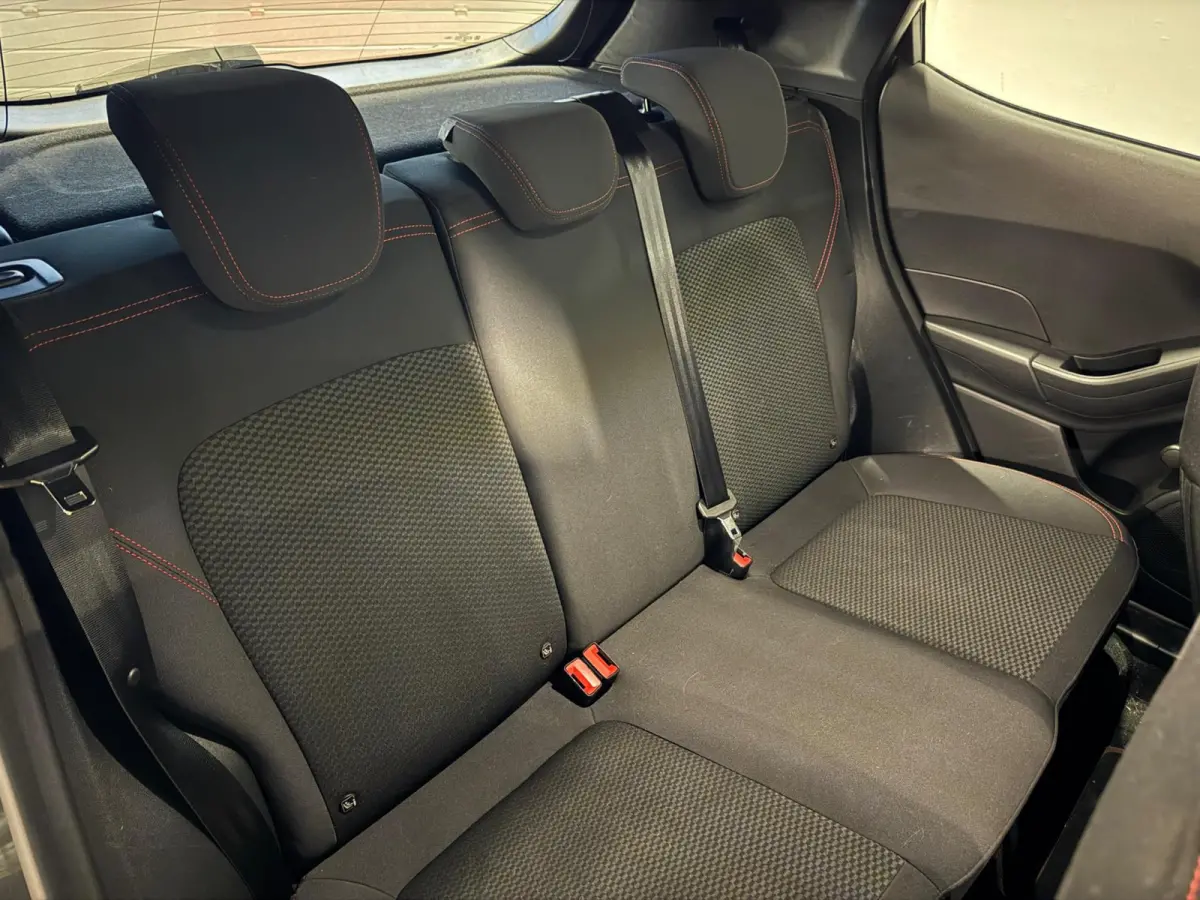 1.0 EcoBoost ST-Line KEYLESS PDC NAVI