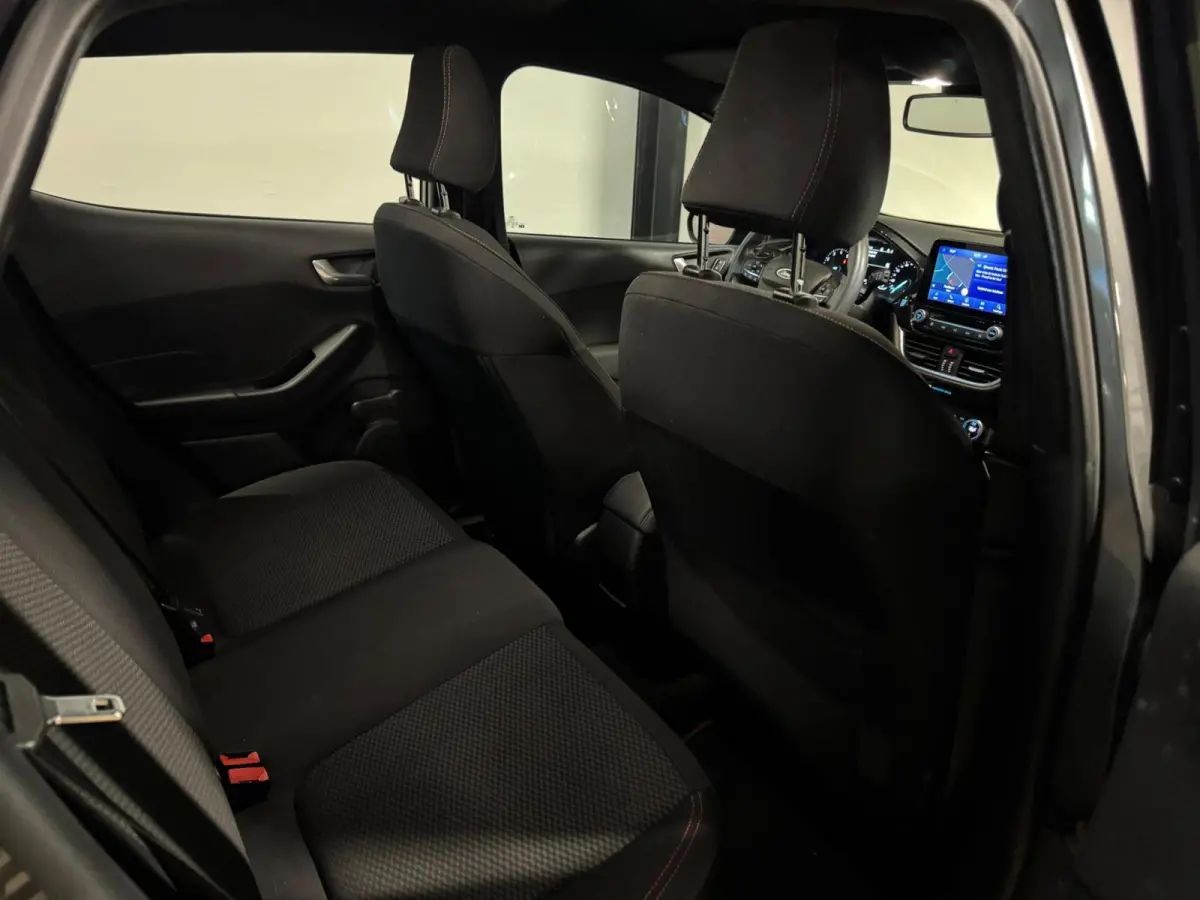1.0 EcoBoost ST-Line KEYLESS PDC NAVI