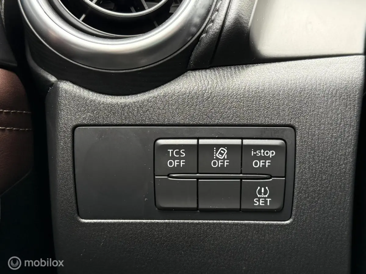 2.0 SkyActiv-G 120 GT-Luxury Leer Navi Camera HUD Cruise LED